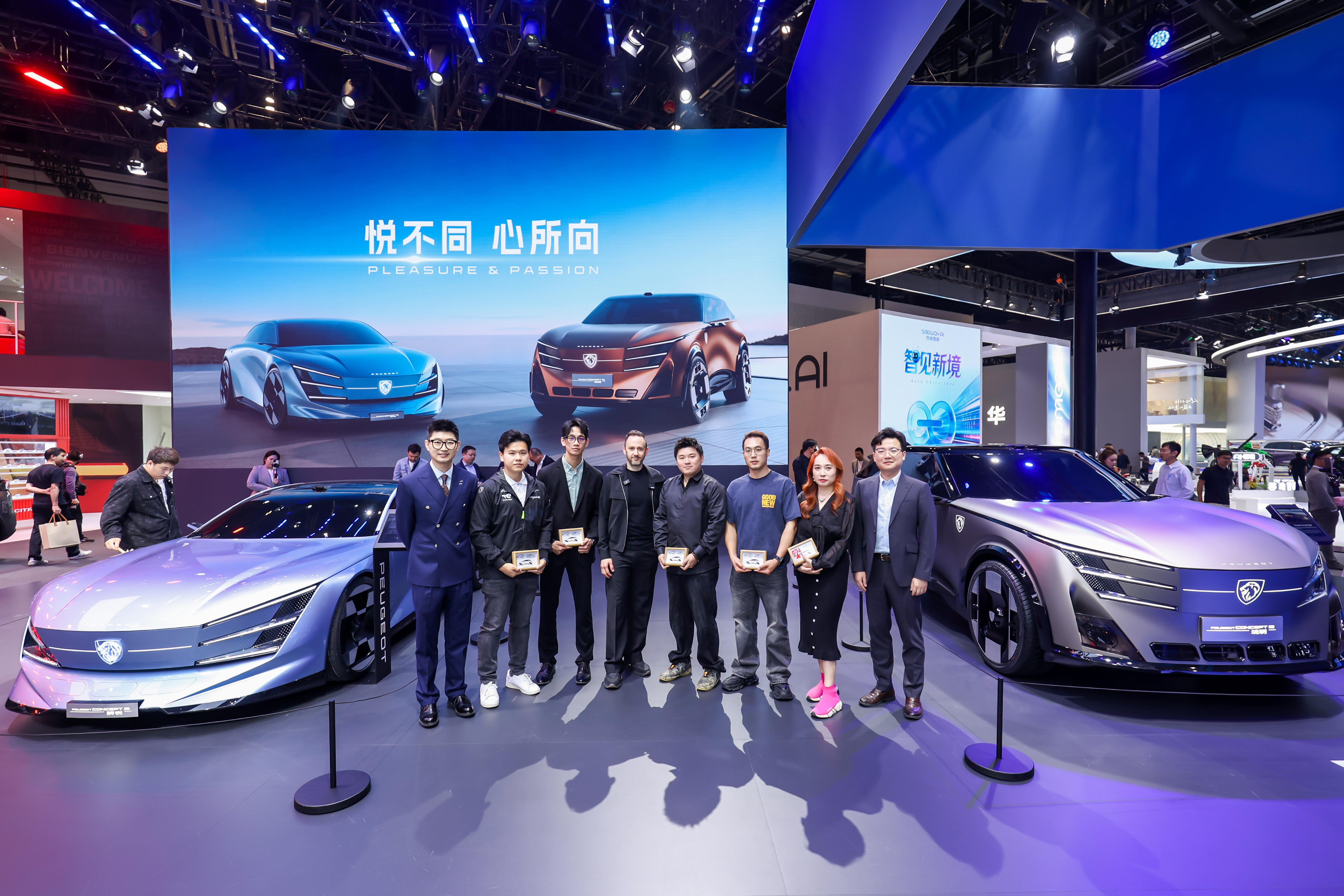 皮尺部真来了！听说北京车展期间，有观展人员真的拿着皮尺来到标致雪铁龙展台测尺寸了。