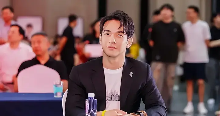 钱小豪儿子庞景峰被曝拖欠模特工资，本人回应称仅系协办方