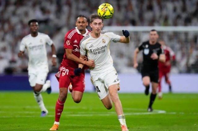 怀森今夏以5800万欧元加盟皇马后，表现高开低走。《马卡》报对此中原因分析道，本