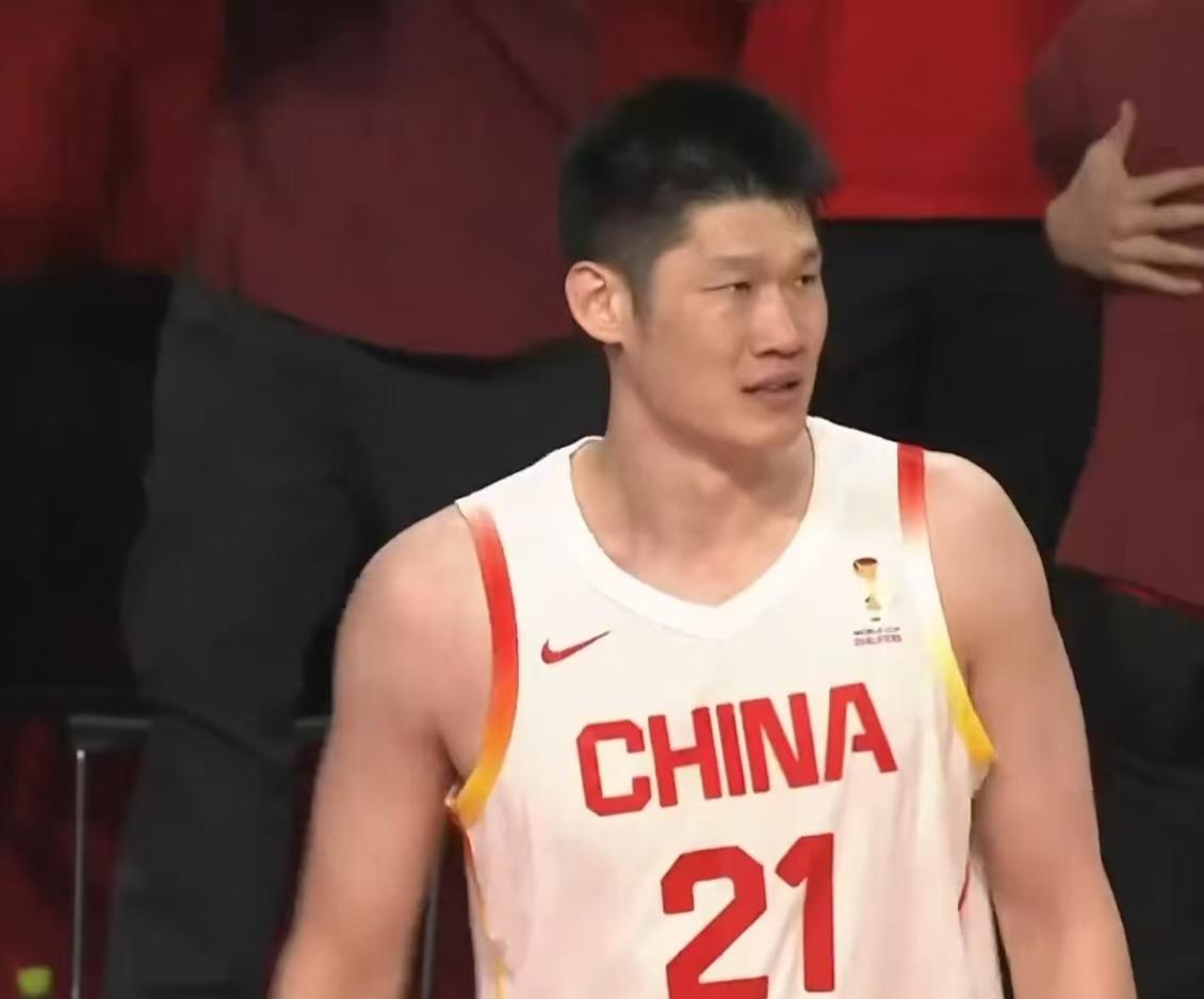 胡金秋不仅仅篮球技术全面，人品更是第一，同时也是一位内心深处善良纯粹、无私有责任