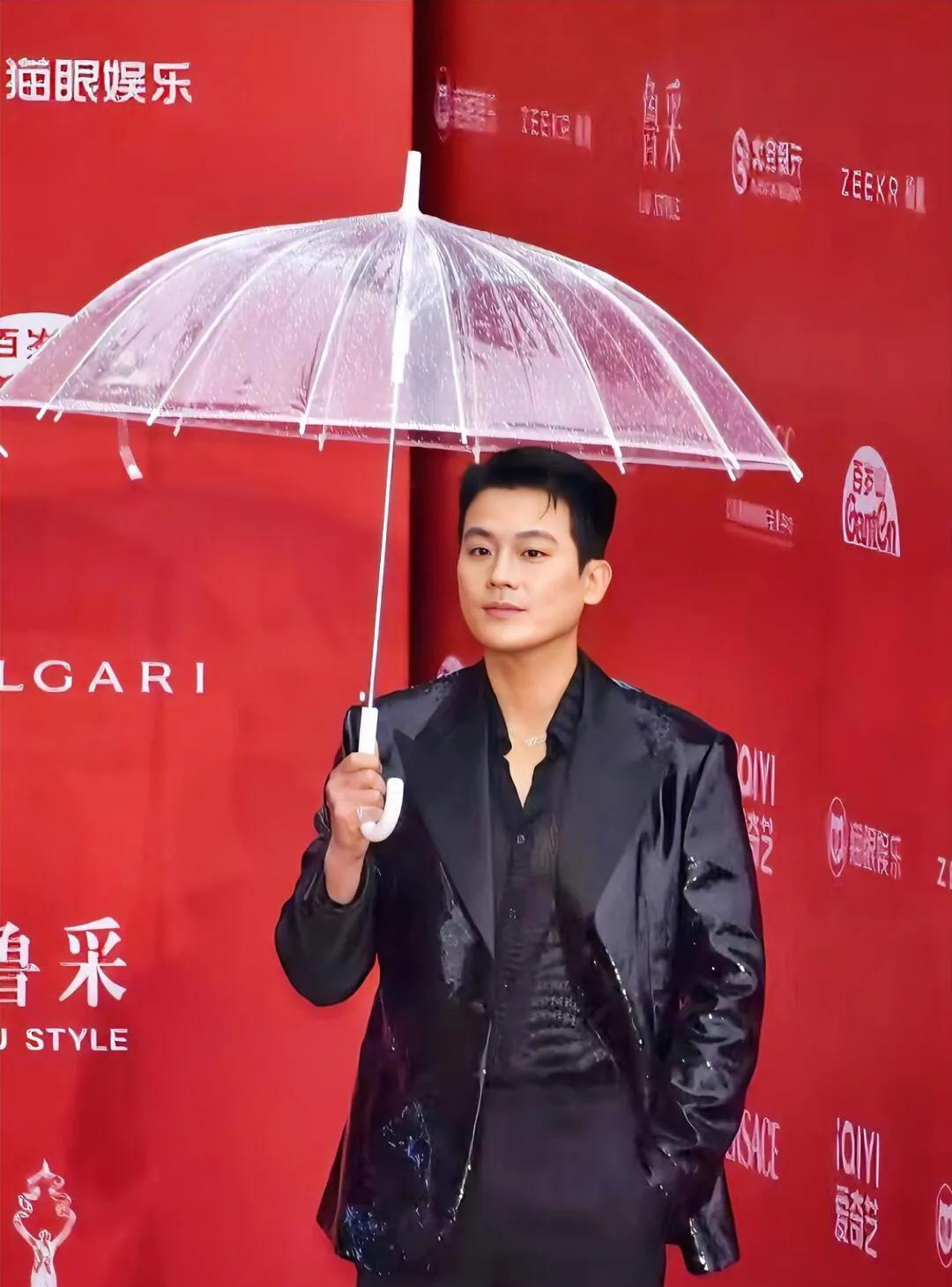 欧豪真的太拼了！还记得他在电影里摸爬滚打、浑身是伤的样子吗？从《左耳》的青涩，到