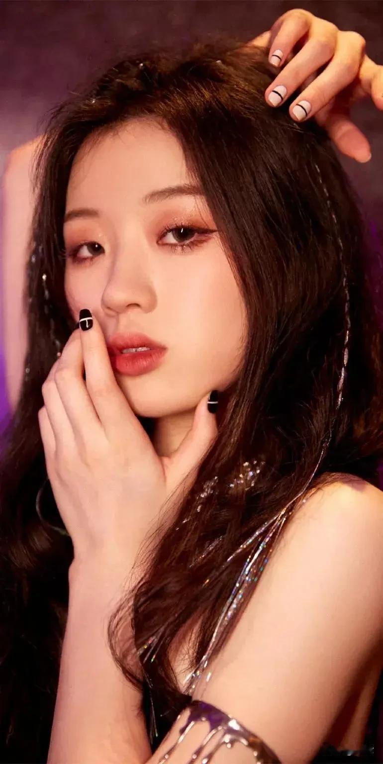 单依纯的光速蹿红不是偶然，音乐实力+艺术情商，她不成功，天理不容！很多音乐爱