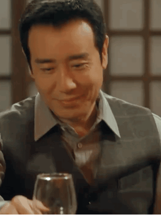 于和伟2026已经拿了三个最佳男主了于和伟老师演啥像啥，拿奖拿啥，金鹰奖这波属于