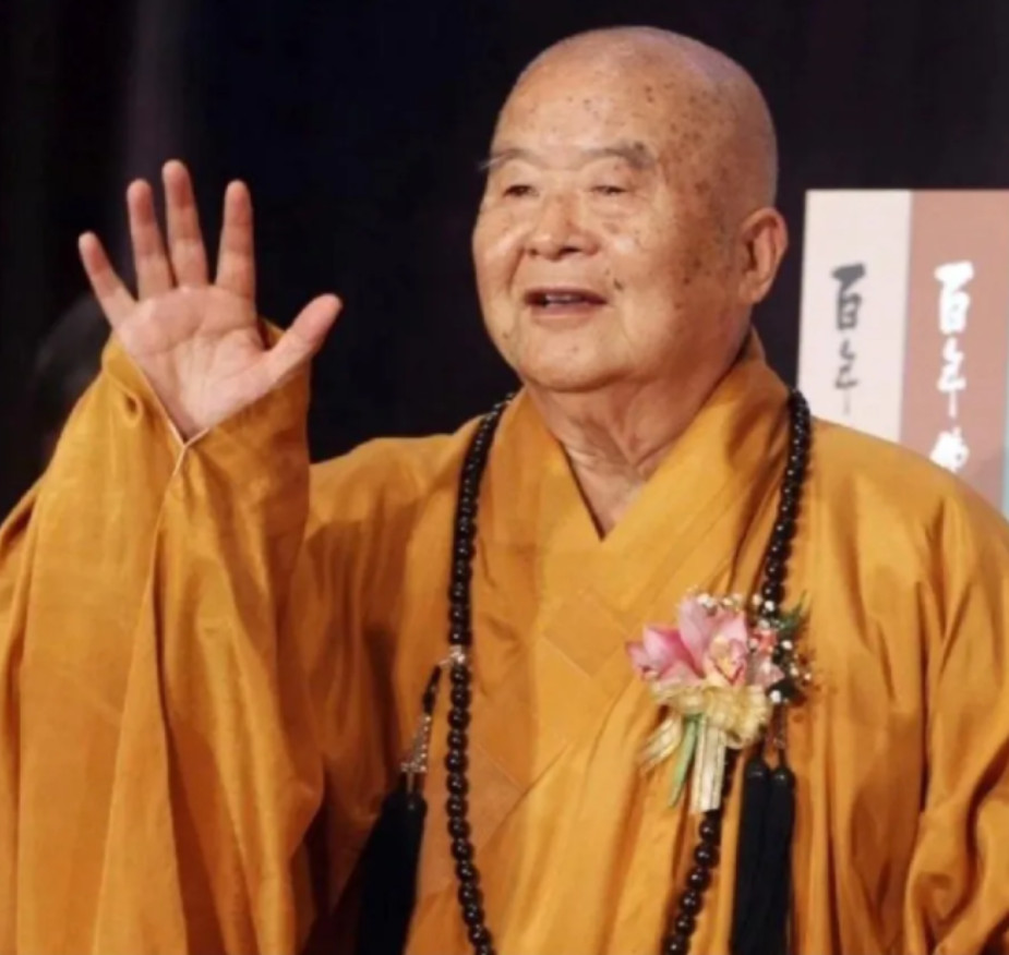 同样都是大师，做人的差距，咋就这么大呢？星云大师，96岁圆寂，他一生清贫