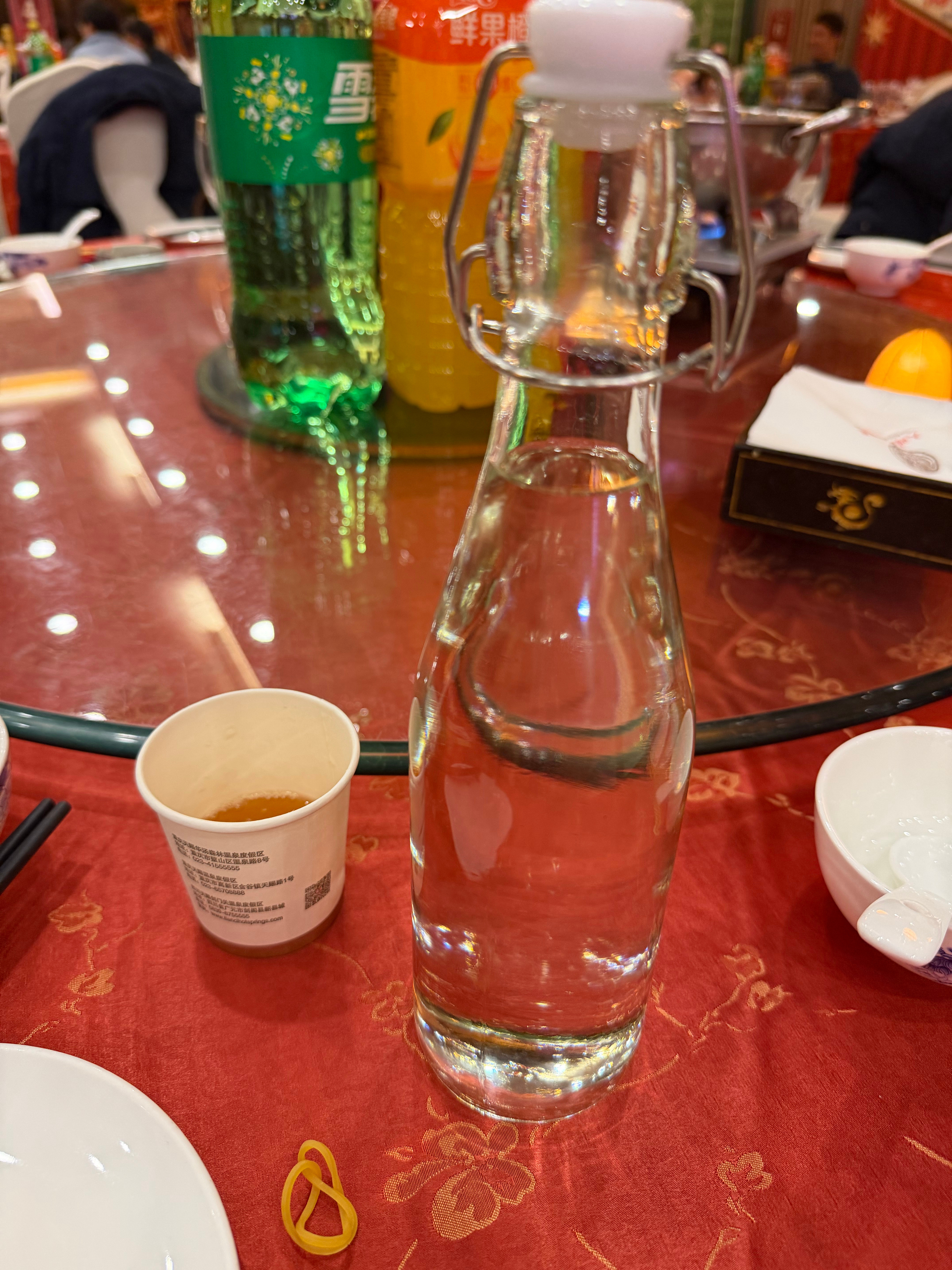 散装白酒现在便宜了，可以喝了