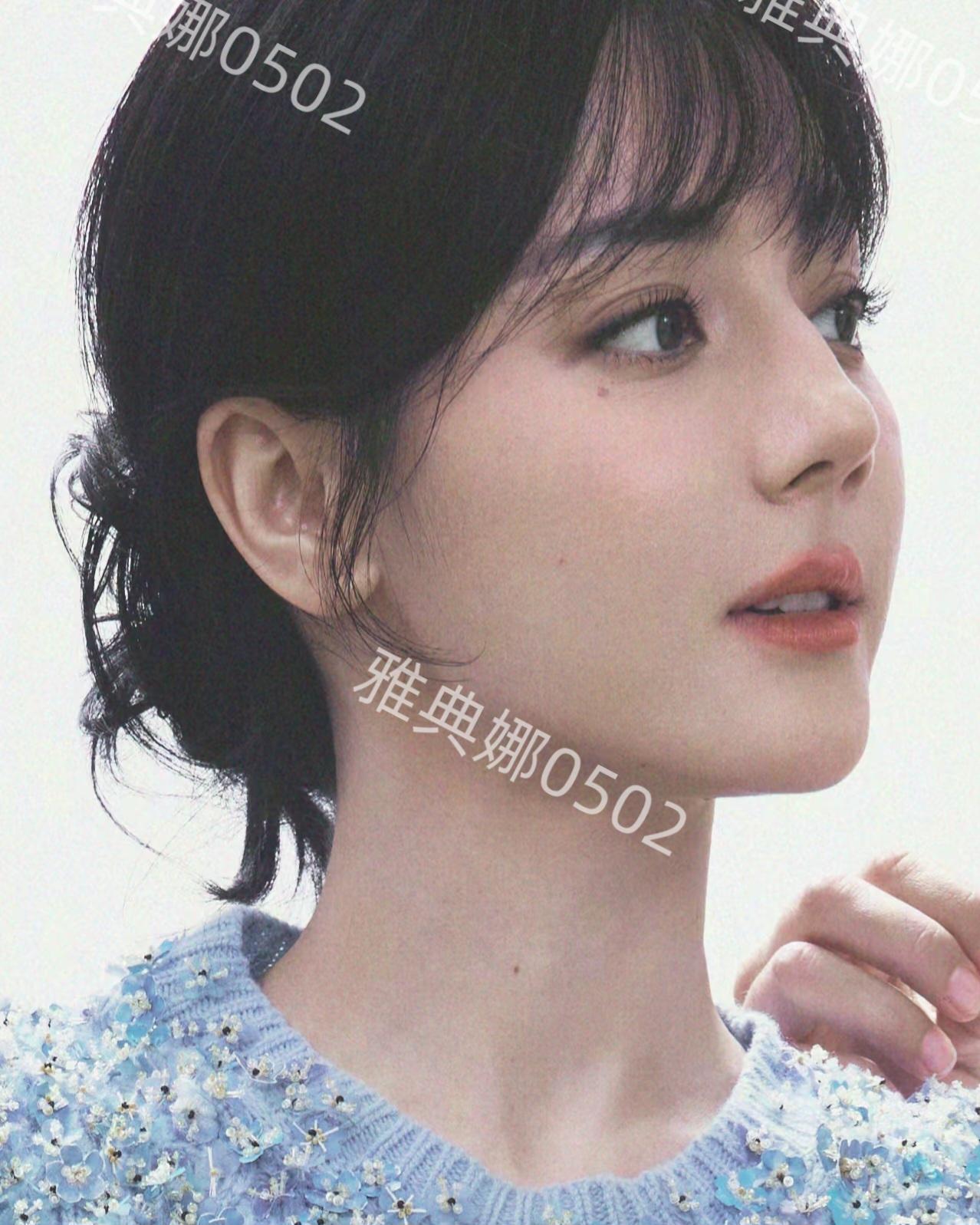 迪丽热巴迪奥大秀前的试妆照!33岁的她还是如此清纯美好，像一个要为参加毕业舞会