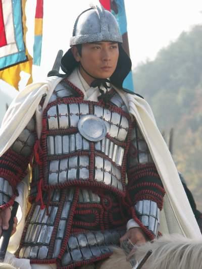 662年，薛仁贵打败回纥，俘虏了十几万人，薛仁贵下令，“江南的全部坑宰，女眷都赏