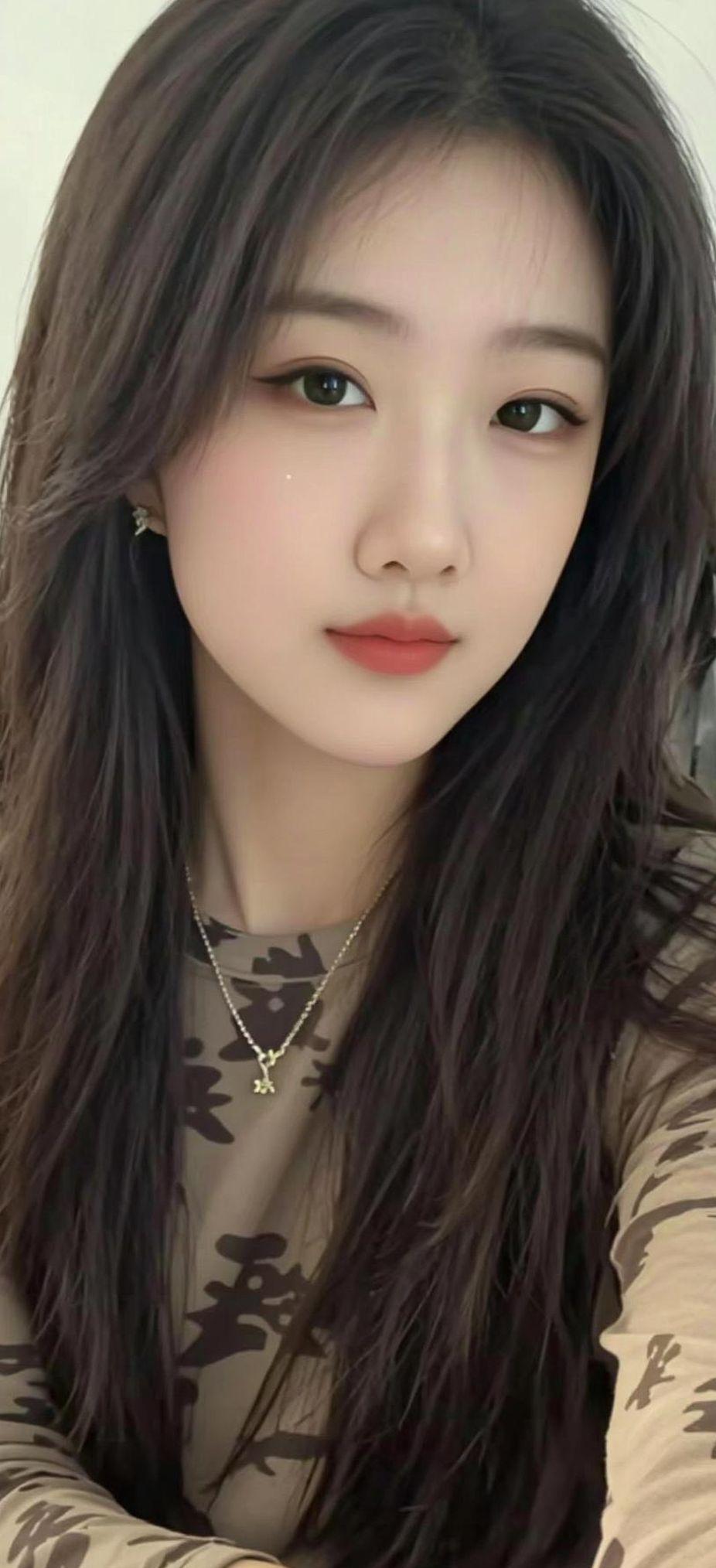 AI温婉长发佳人