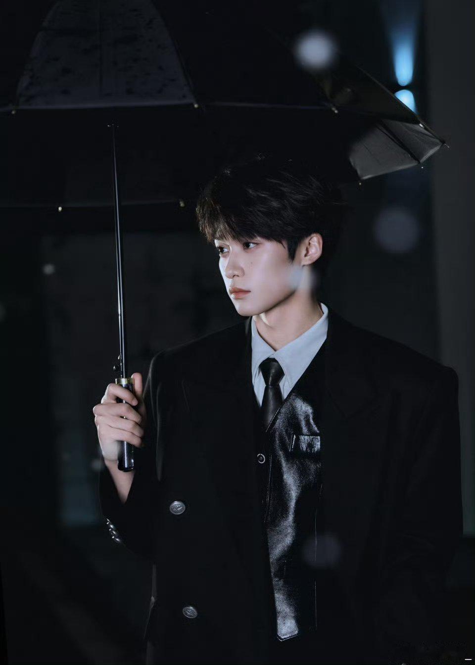 梓渝雪中撑伞梓渝：下雪了❄️韩剧感拉满的一组韩剧男主