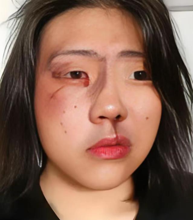 “一时之间不知道谁对谁错！”10月19日，女子高高兴兴的到九寨沟旅游，结果却被打