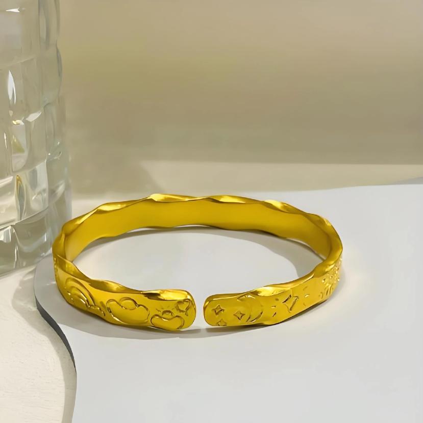 辽宁锦州，70后男子自称离异，哄骗90后女子恋爱并发生关系，还花2.5万元送她一