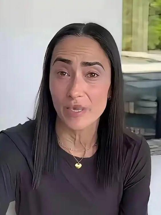 吴彦祖老婆不化妆的样子完全像个男人