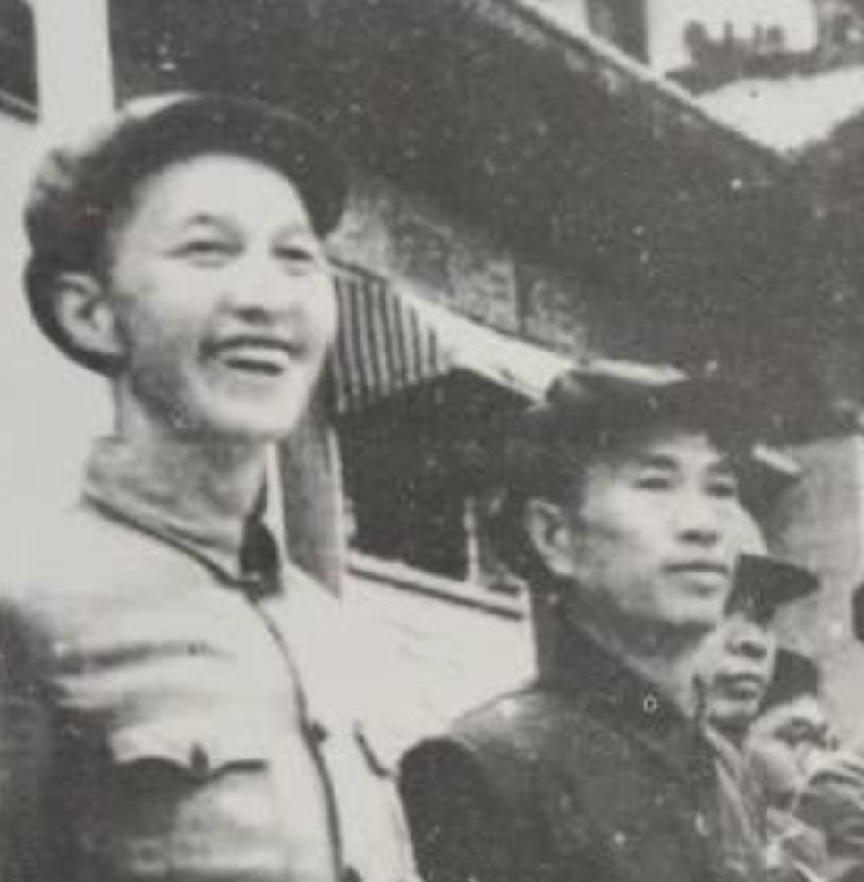 1977年，时隔17年，四川副省长邓华上将奉调回京。组织派人来，询问：“准备安排