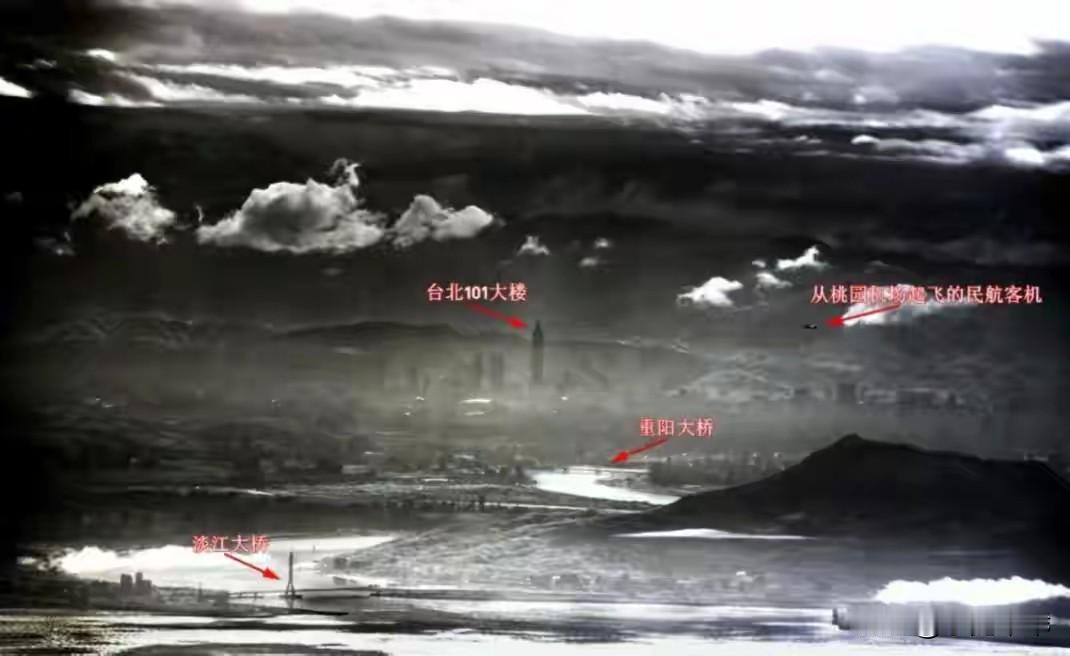 2025年全年，台军对外宣称侦测到5709架次解放军军机绕台，日均15.6架次；