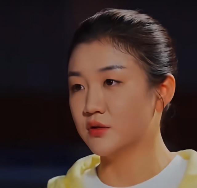 国乒陈梦，“一语”激起千层浪这事儿闹得挺热闹。前两天陈梦对着镜头说了几句掏心窝