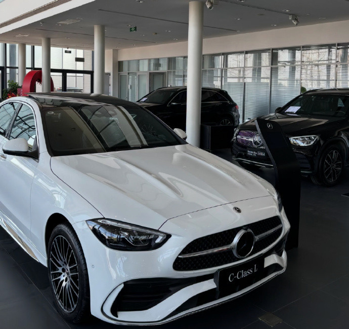 【宝马7系降价约27万】。尤其在豪华品牌燃油车市场，受国补、厂补等因素...