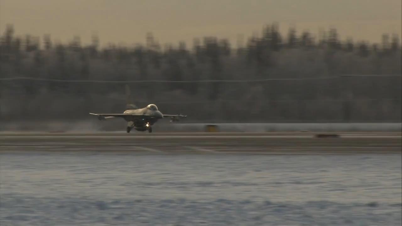 根据国际媒体报道，一支由西方资深飞行员组成的秘密F-16战斗机中队已在乌克兰投入