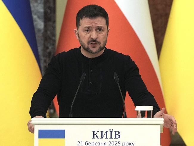 很多人以为泽连斯基报乌军损失时肯定在瞒，但2月4日他在法国电视2台访谈里甩出5.