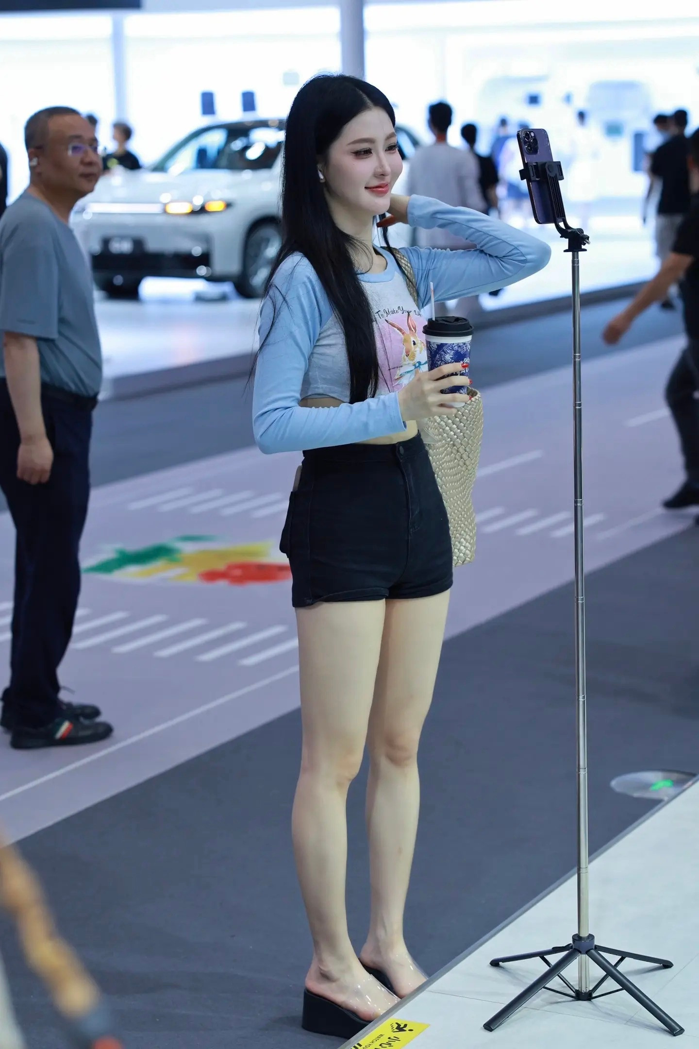 大长腿小姐姐