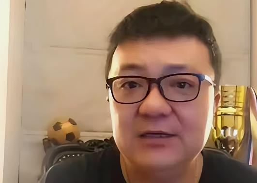 6月10日晚，董路在直播中撕破脸：“中国足协没害我，真正打压我的是北京足协，视我