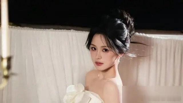 短剧圈撕成这样，没一个人敢吭声，就她跳出来了。郭宇欣跟徐艺珍那点事，圈里人都装看不见。唯独余茵直接开