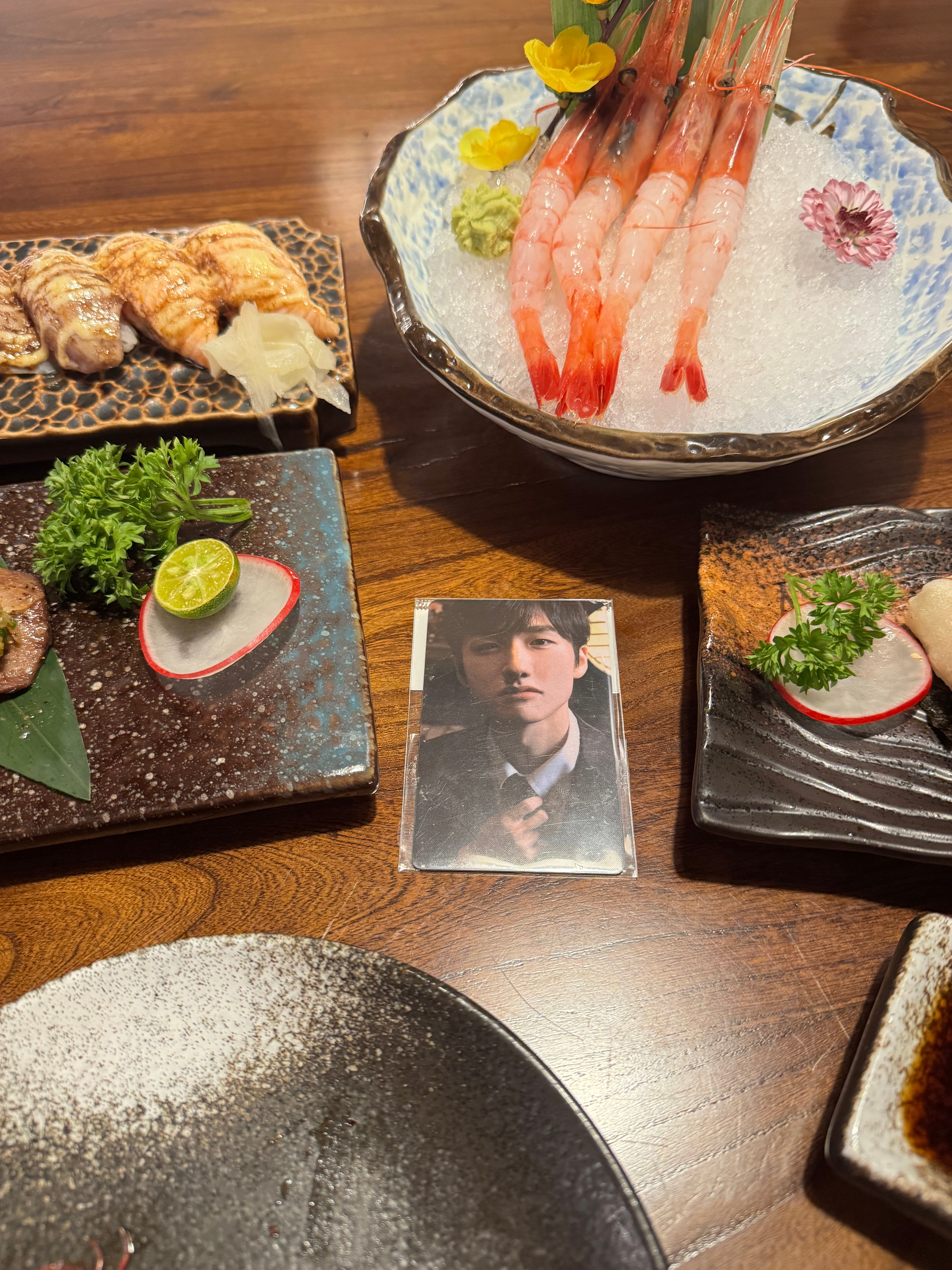 一定是因为一直没吃到甜虾刺身我才会一直吃日料绝对不是因为想吃日料嗯嗯