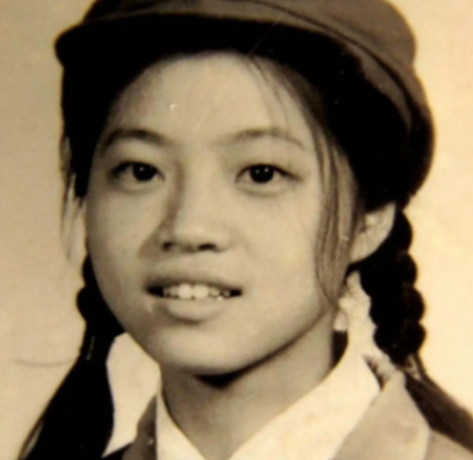 1968年，21岁的女知青廖晓东，嫁给了一贫如洗的老光棍，新婚夜，廖晓东一脸娇羞
