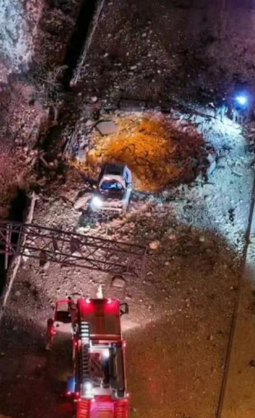 真事儿！昨夜，耶路撒冷地区正在行驶的一辆BYD元plus汽车贴身接了一发伊朗导