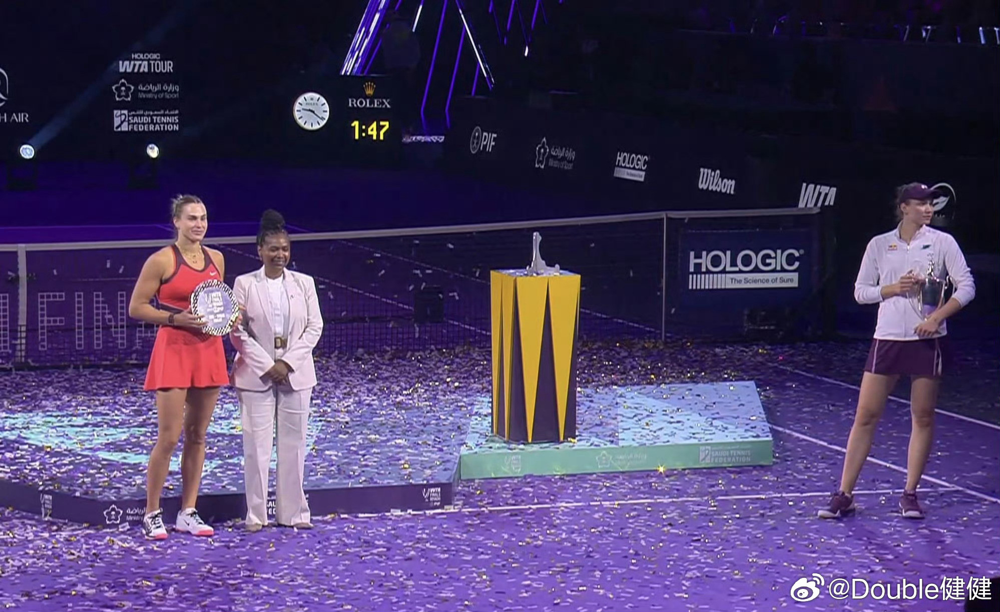 【库兹涅佐娃：为莱巴金娜拒绝合影举动肃然起敬她代表其它国家令人痛心】库兹涅佐娃