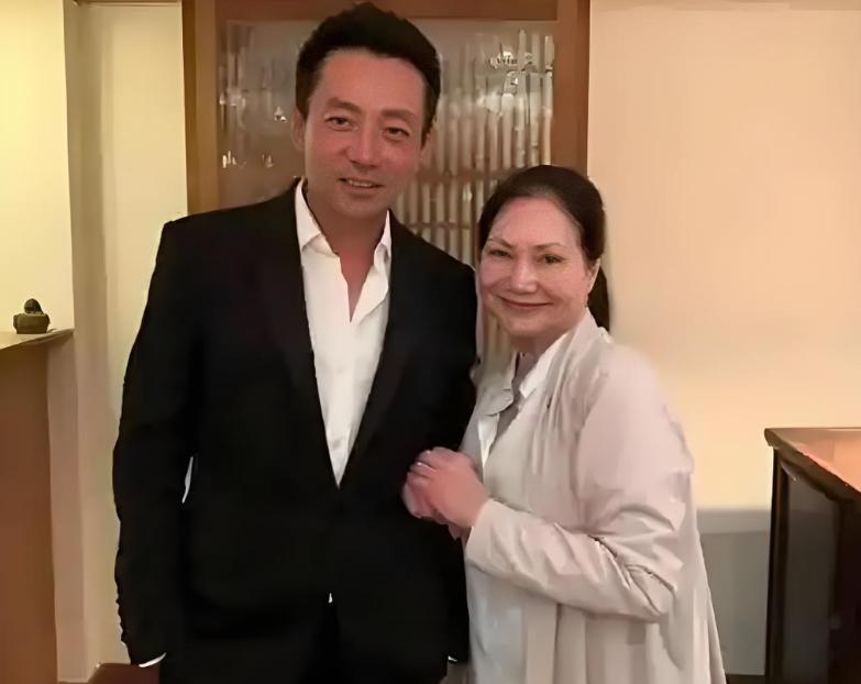 汪小菲晒女儿礼物，8岁汪希箖祝福语戳心，S家态度引热议今年的母亲节，对S家和汪