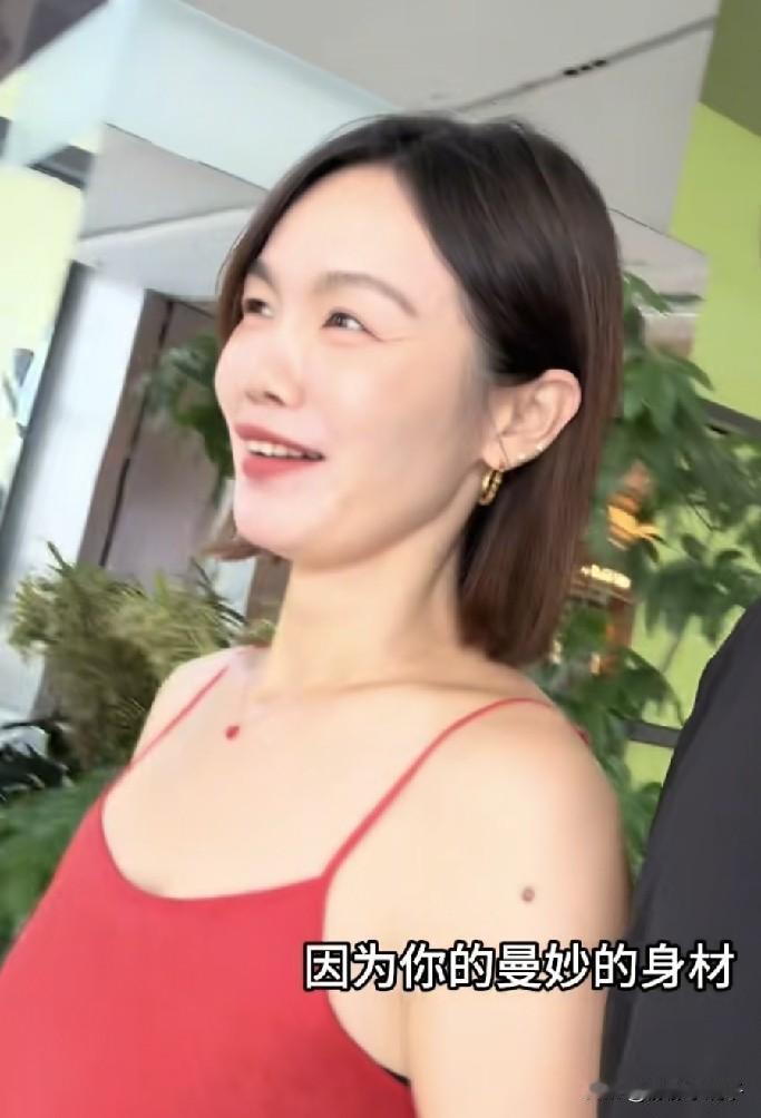 赵总43岁，才不上班半年就开始被嫌弃了，蚊子想要二胎生个女儿，网友都跟着好奇：好