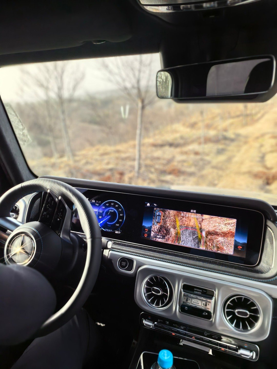 有朋友问我电G跑不跑婚车，我感觉如果是新郎官自己开大G带媳妇儿，蛮好的，后边跟S