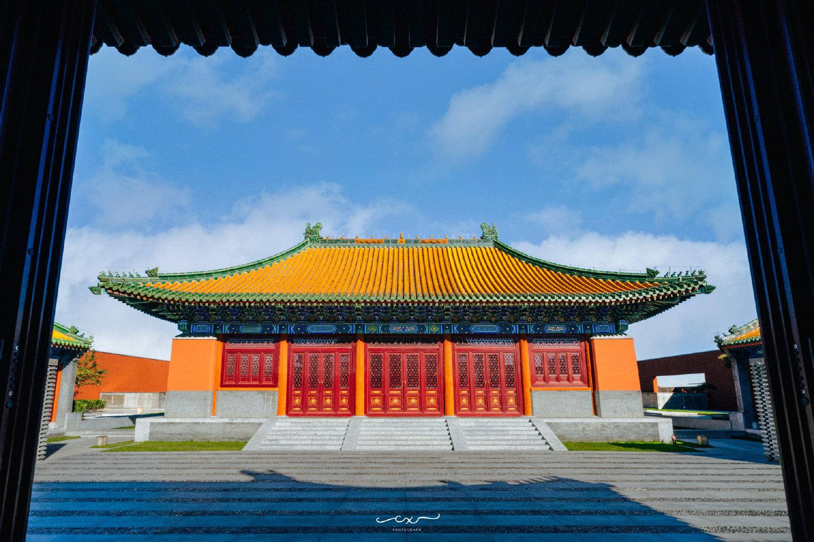 俯瞰京城的寺廟紅牆📍隆福寺 • 露台📸 2025-11-01摄影