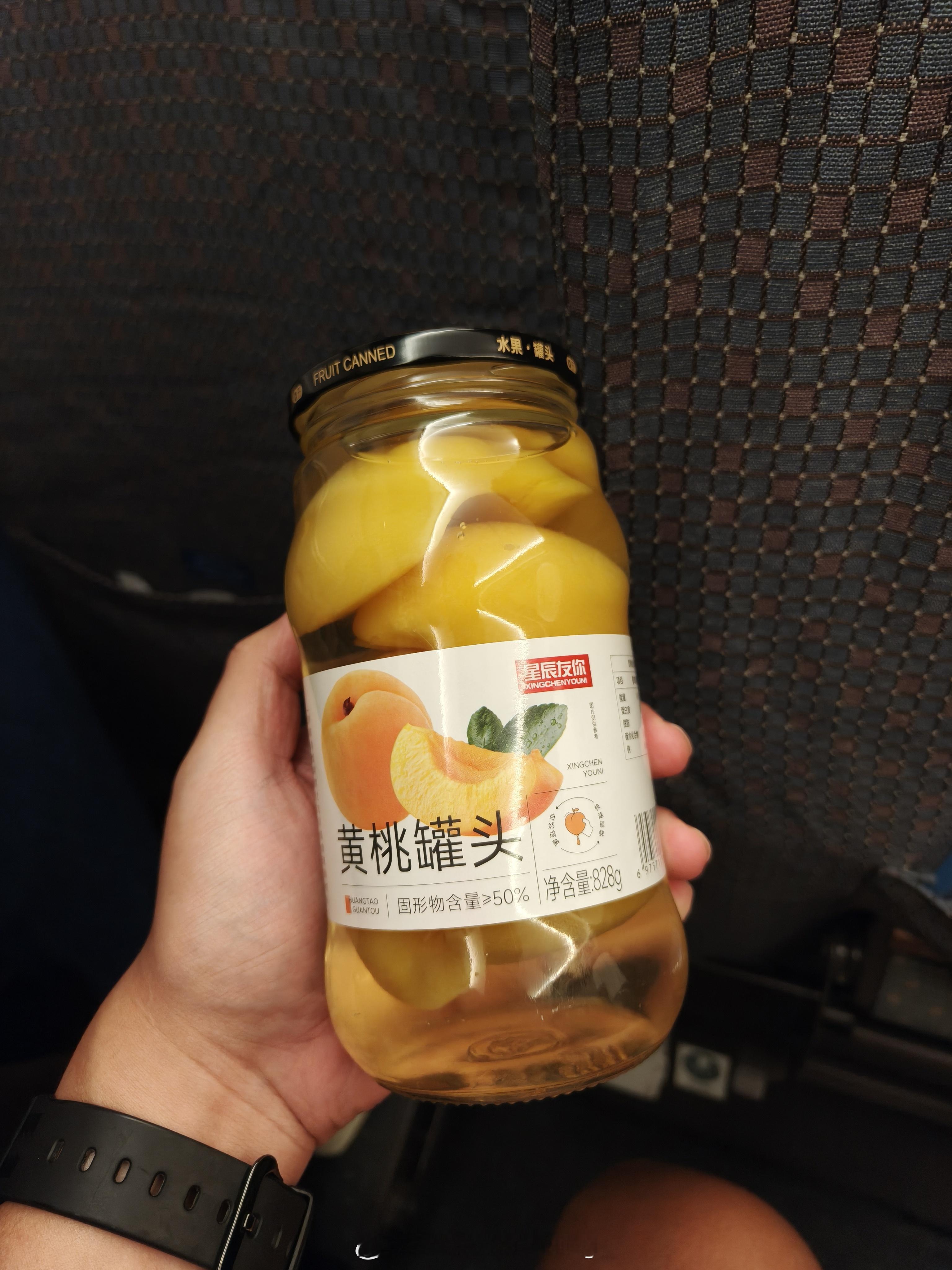 上一秒：高铁伙食之王就是我下一秒：乘务员同志，您有风炮么？​​​