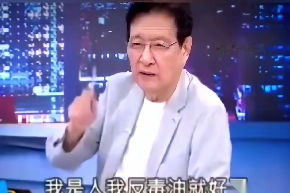 少康战情室真实的上演了一出喜剧。尹乃菁美女声细细，赵少康听罢似惊雷，吓得一激灵，