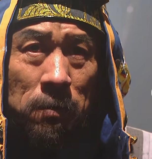 雍正王朝里，感觉雍正和年羹尧像极了恋爱中两人的关系。初恋爱时，双方你侬我侬，