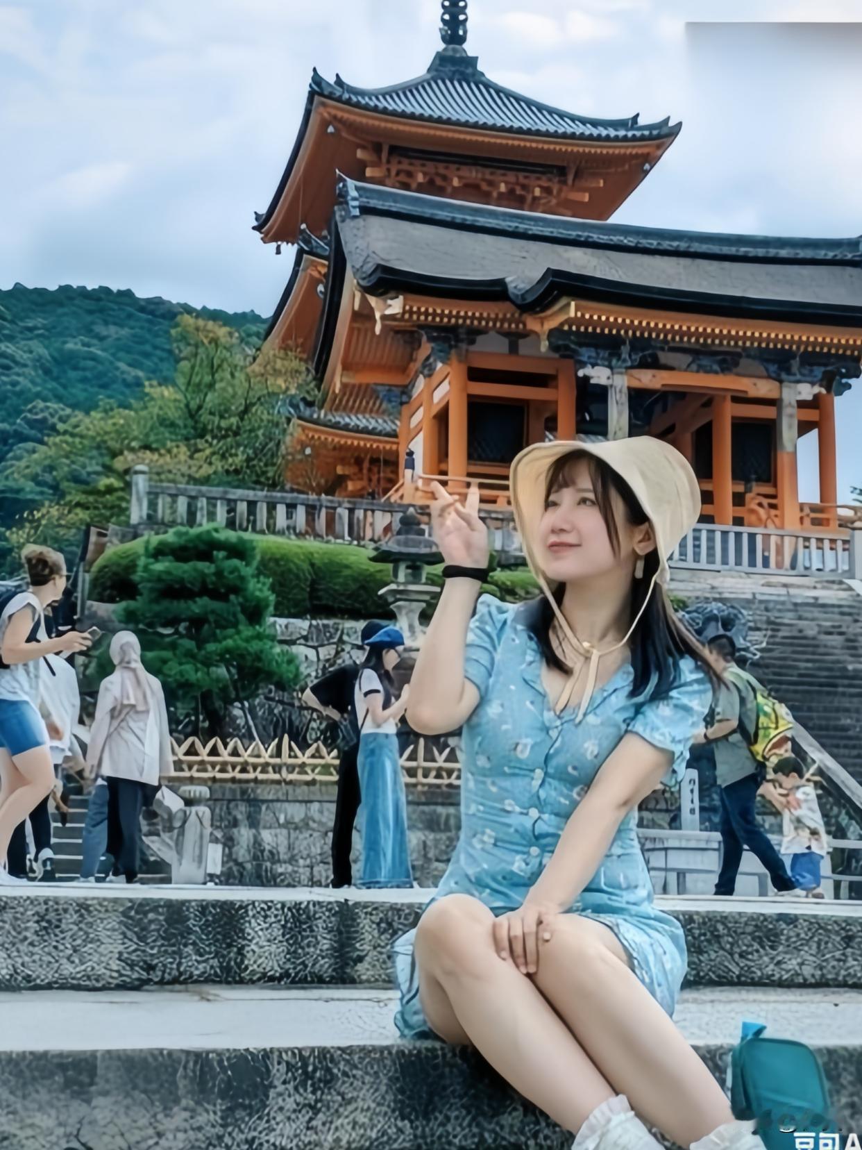 【果不其然。不少中国游客突然表态了：即便中日关系绷紧，行程不改，继续赴……