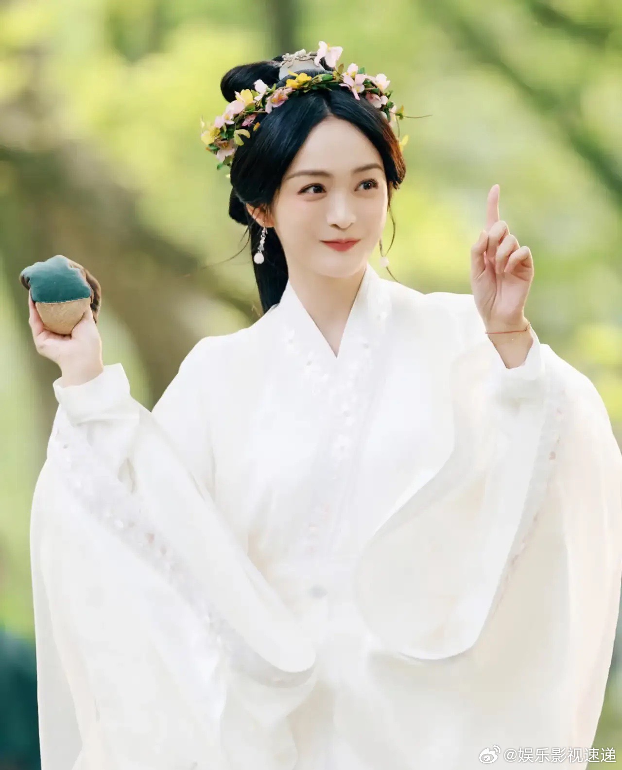 三个点告诉大家，38岁的何泓姗凭什么还能演大乔？1.眼睛状态年轻，眼神干净。眼睛