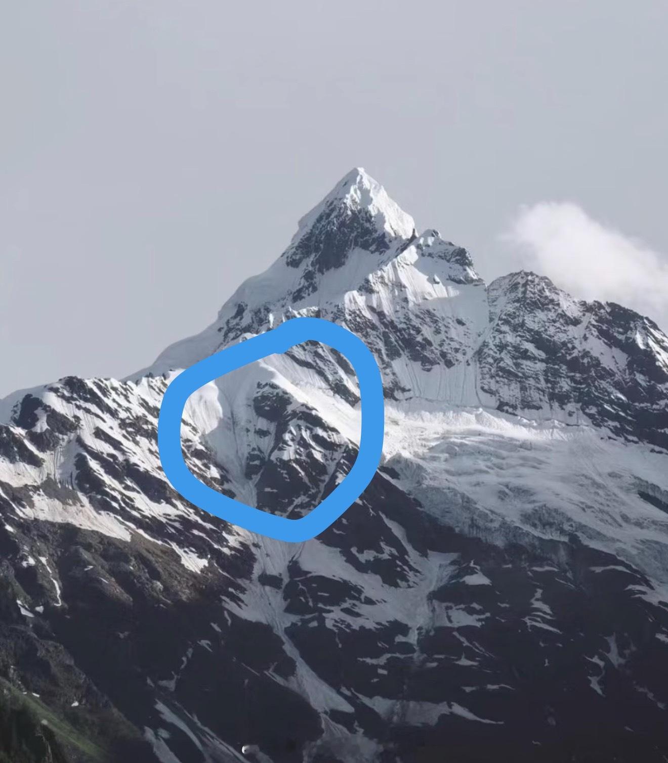佛得角旅游梅里雪山惊现佛得角门将可是这么一说的话，半张脸神态真的蛮像的！