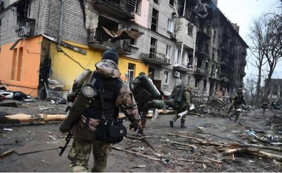 俄乌战场的红军城战役简直颠覆认知，之前传得神乎其神的俄军17万兵力猛扑，原来全是