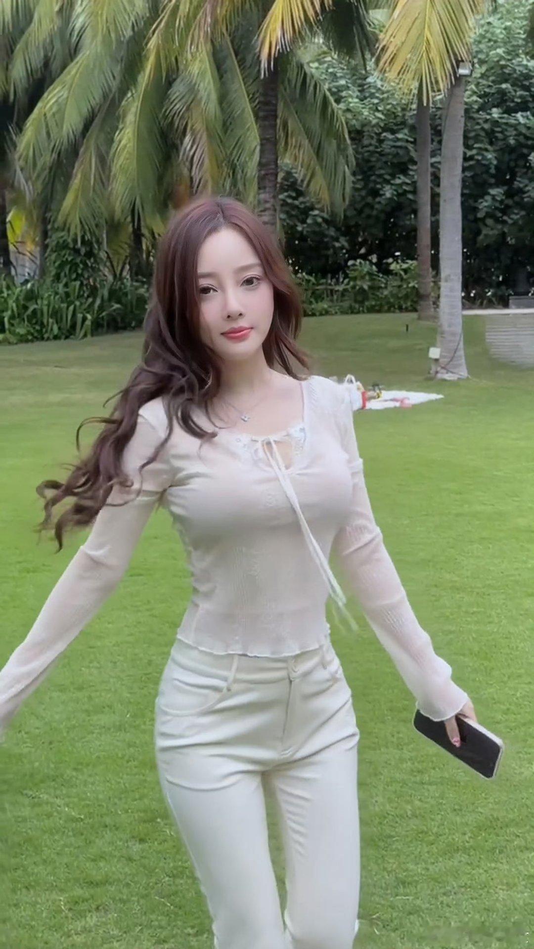 李小璐嫂子好身材