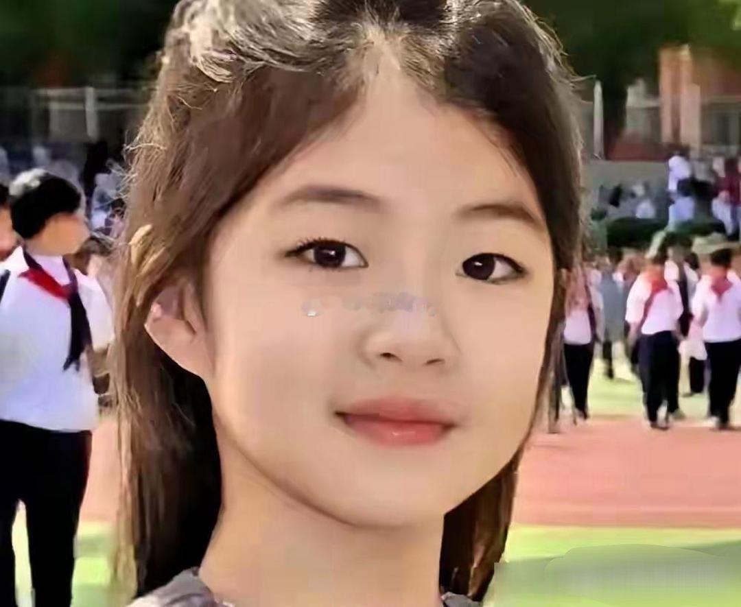 汪峰探视女儿被严格限令。北京朝阳法院判决章子怡享有女儿抚养权，汪峰每月支付三十万抚养费，探视需提前七