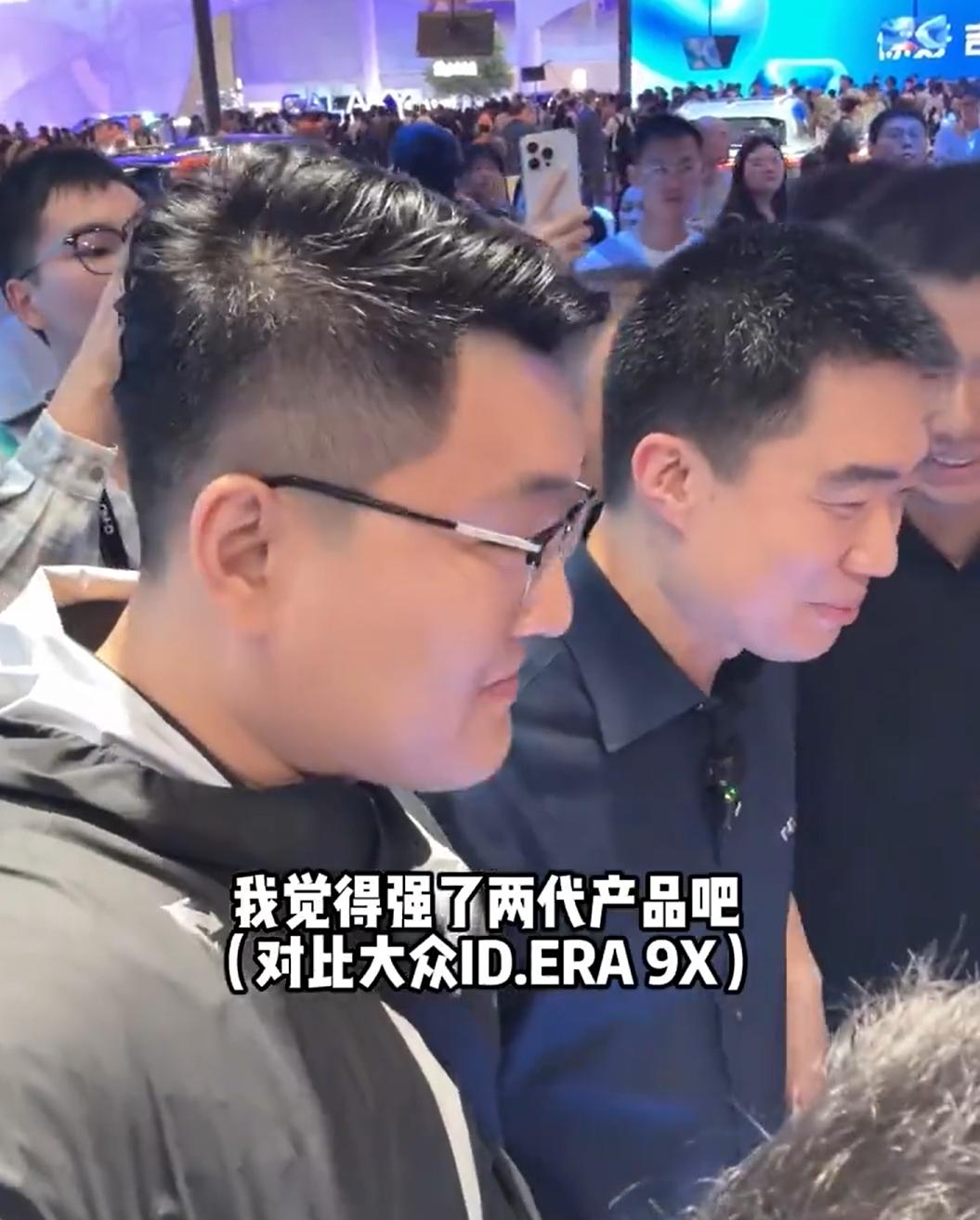 李想的这个看法，估计又要引起争议了。李想说，理想L9领先大众9x两代。而且，