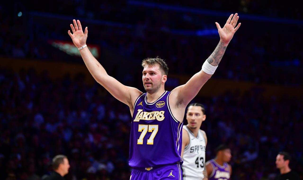 东契奇带队能赢，里夫斯带队能赢，俩人同时带队能赢，俩人都不打这湖人还能赢。你说这