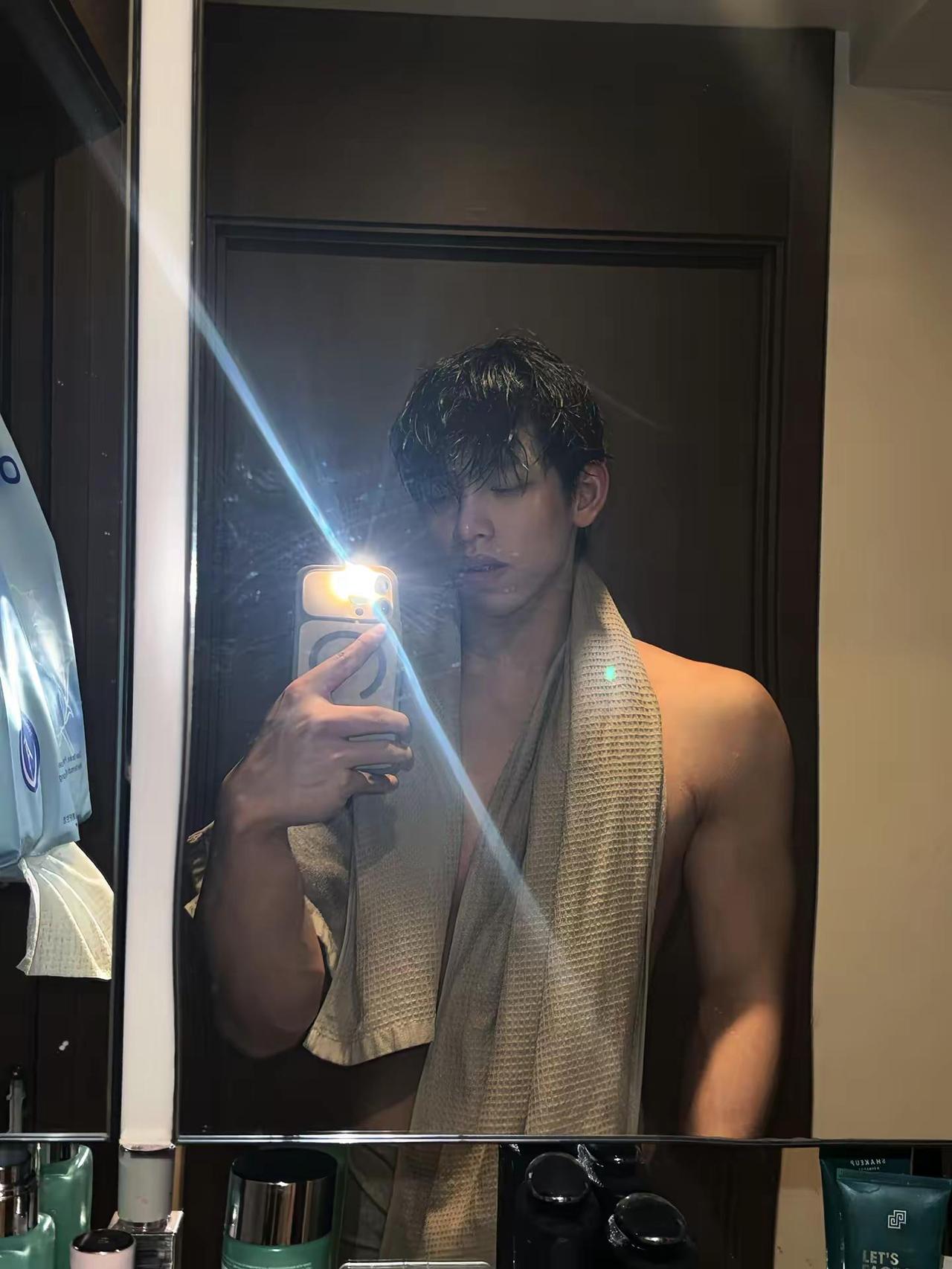 告诉你妈今年有个男人想给你个家。白羊