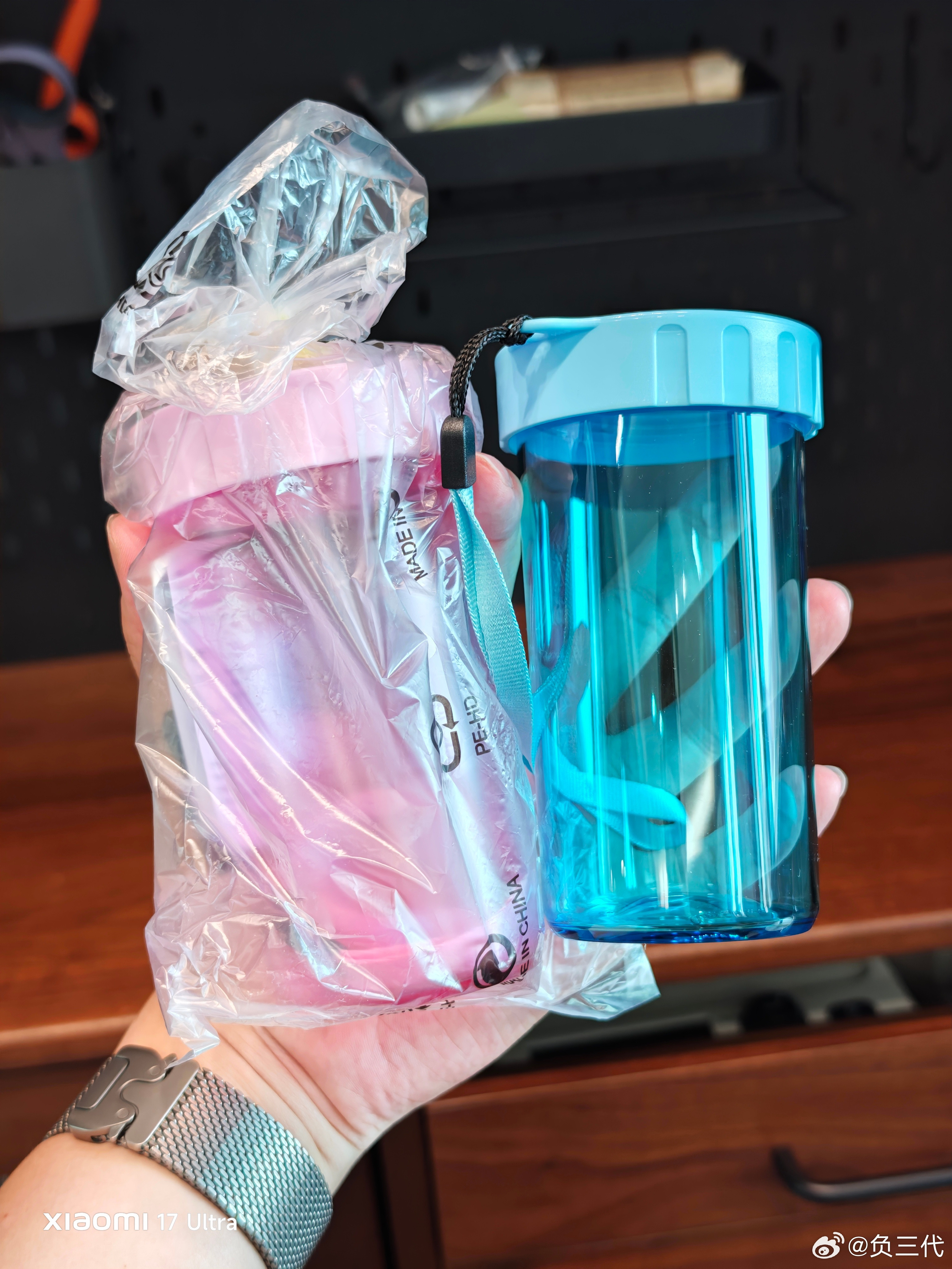 买了一个特百惠水杯，夏天用很清爽。印象里初高中那会这个牌子超级火，好像因为产品太