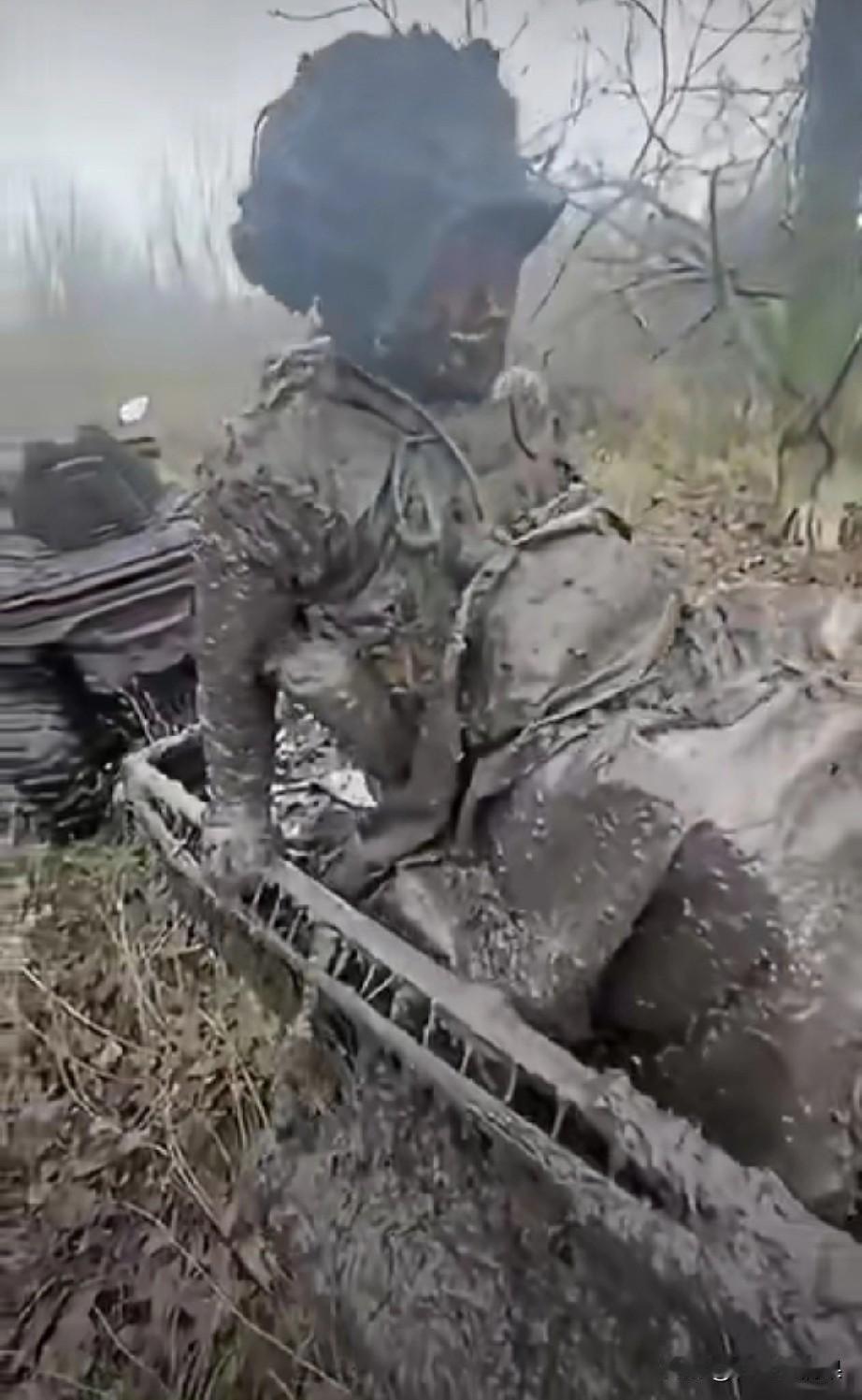 俄乌前线，真实的在战场上撤下来的士兵是这样子的！能活下来都是幸运儿。之前看到一