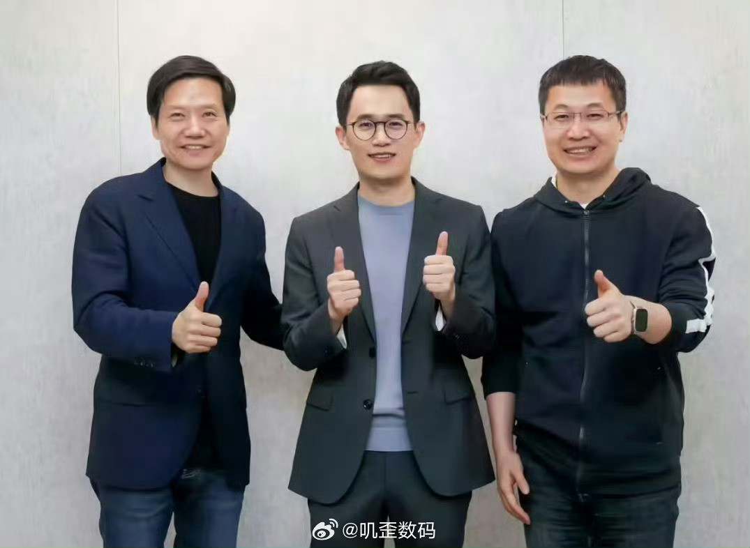 王腾在小米的江湖地位虽然没有说卢伟冰王晓雁这样，但年轻啊，一路爬到总经理这个职位