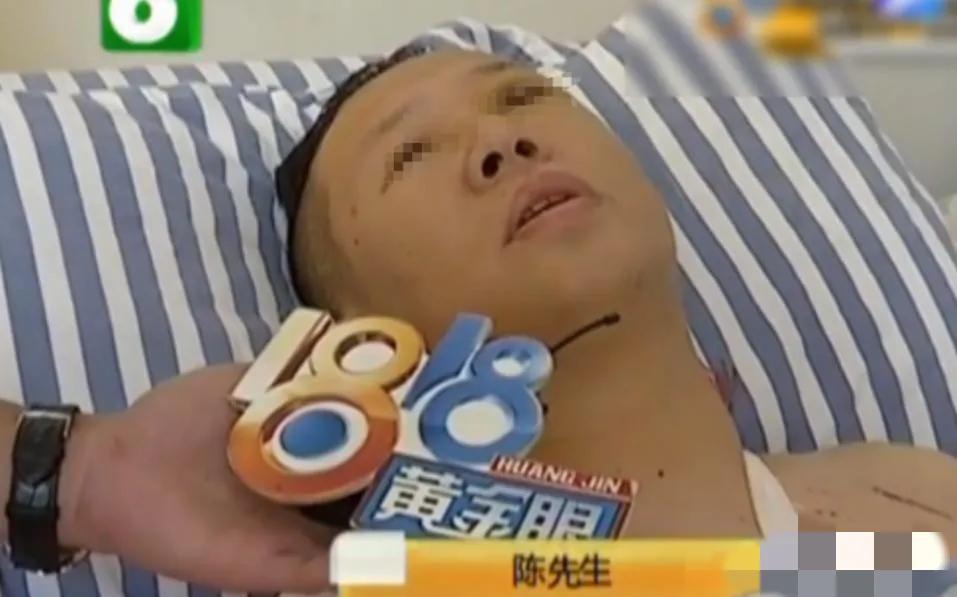 嚣张的下场！杭州萧山一名男子在KTV里逼迫女服务员下跪倒酒，遭到拒绝后，他竟将整