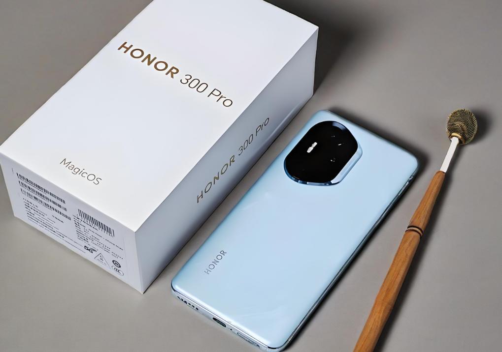 荣耀300Pro，如果要问这台手机到底怎么样？我跟你讲“旗舰谈不上”，但如果要